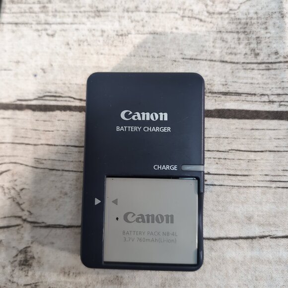 Canon PowerShot ELPH 300 HS Red Digital Camera 12.1MP with Charger & Case - Picture 2 of 14